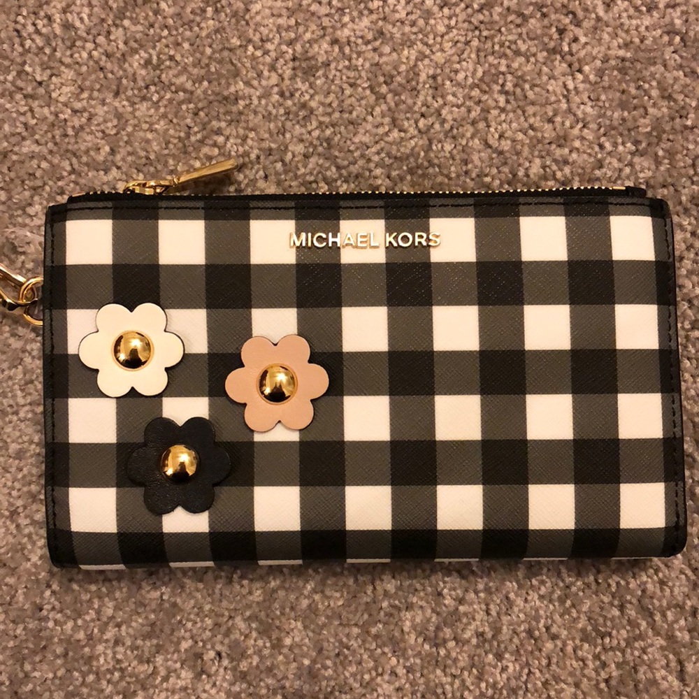 Michael Kors wristlet